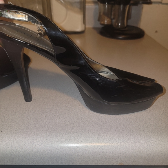 Black pleather slingback peeptoe heels - Picture 10 of 13